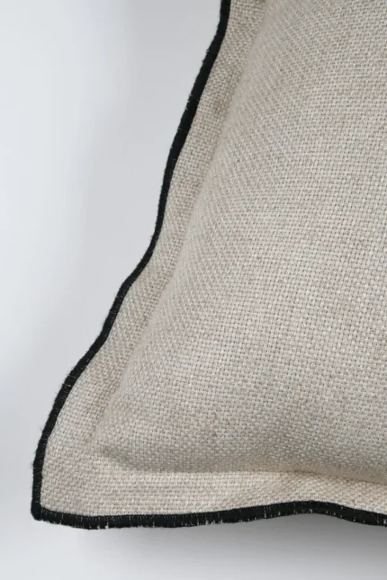 Pernă decorativă Aline 40X40 cm, culoare bej, cu paspoal negru, 81% bumbac 19% in - imagine 5